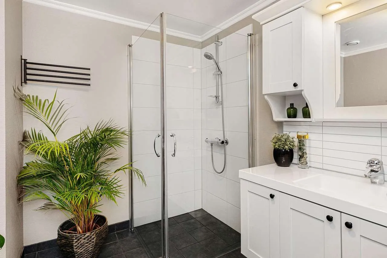 Small Bathroom Ideas: Clever, Space-Saving Design Tips