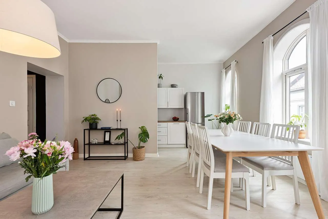 Home Window Tinting: Benefits, Types & Tips